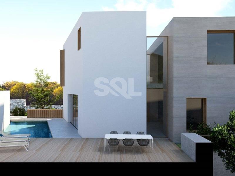 Semi-Detached Villa in Madliena For Sale