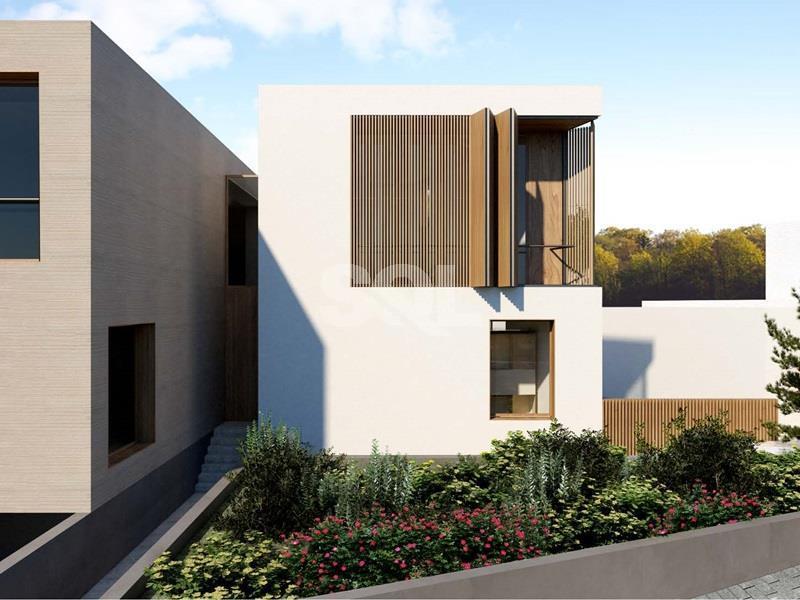 Semi-Detached Villa in Madliena For Sale