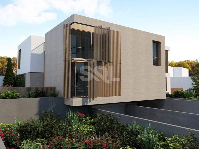 Semi-Detached Villa in Madliena For Sale