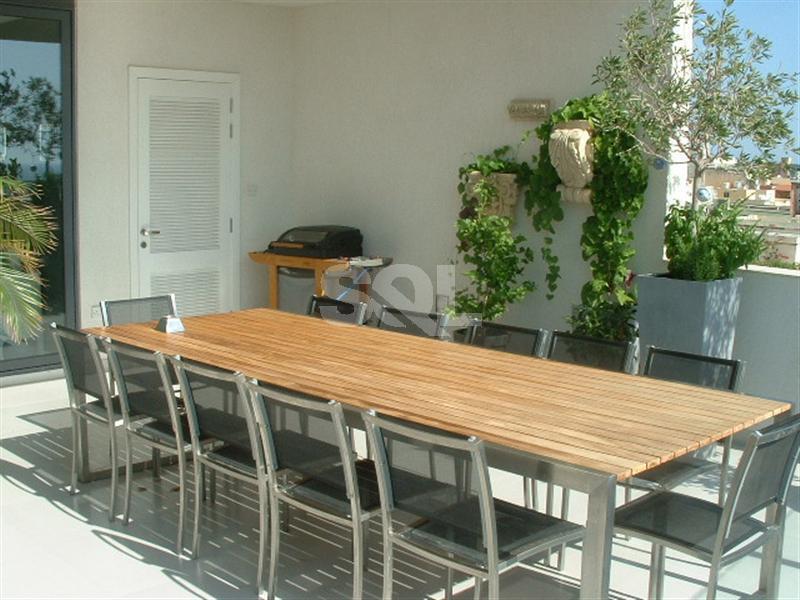 Penthouse in Ta' L-Ibrag To Rent