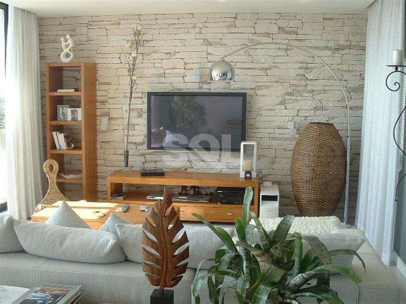 Penthouse in Ta' L-Ibrag To Rent