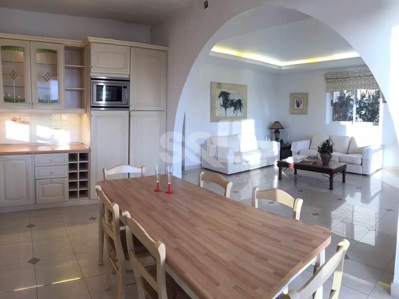 Maisonette in Qawra To Rent