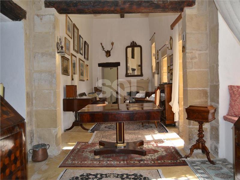 House of Character in Zebbug To Rent