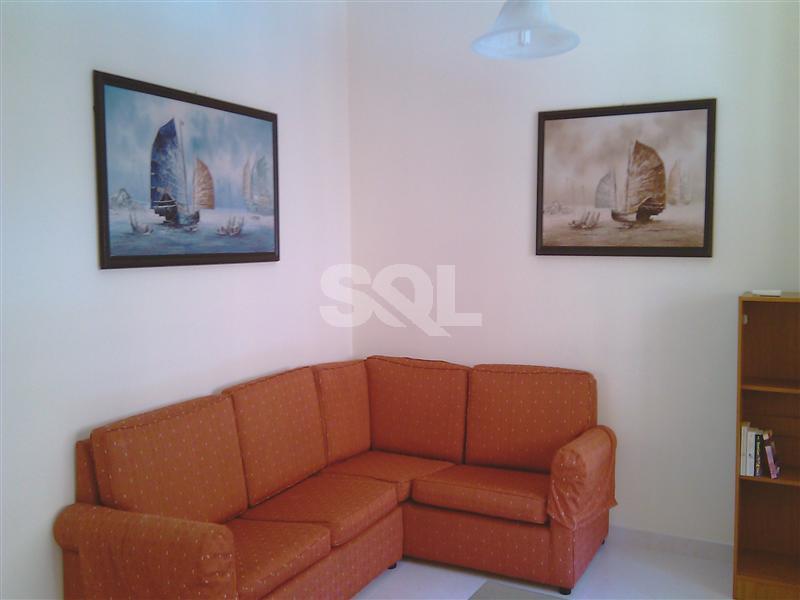 Terraced House in Pembroke To Rent