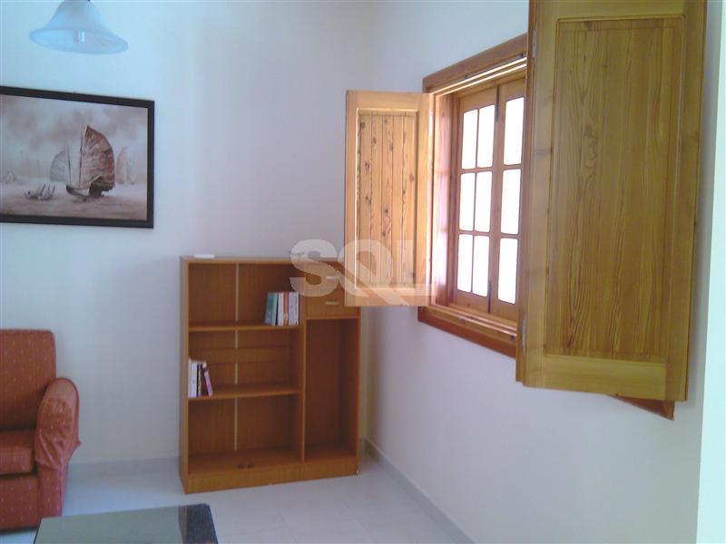 Terraced House in Pembroke To Rent