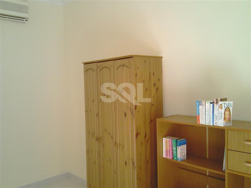 Terraced House in Pembroke To Rent