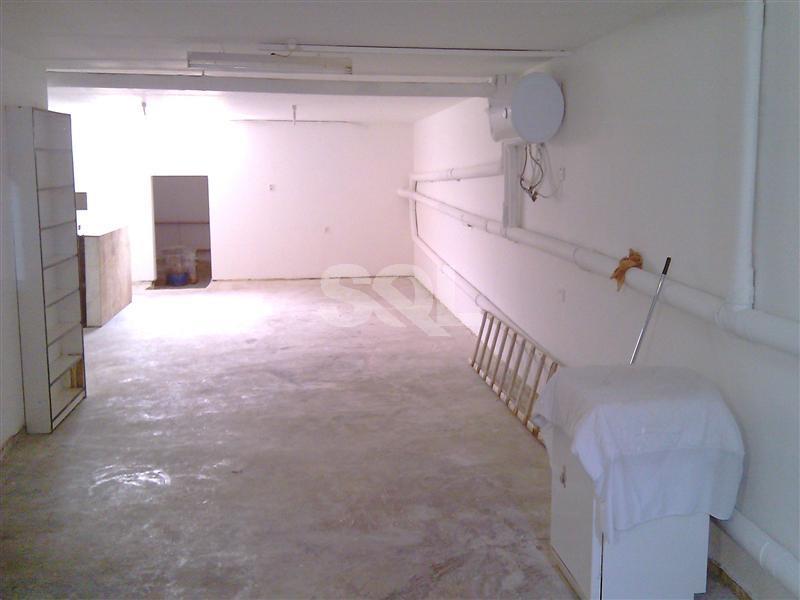 Terraced House in Pembroke To Rent