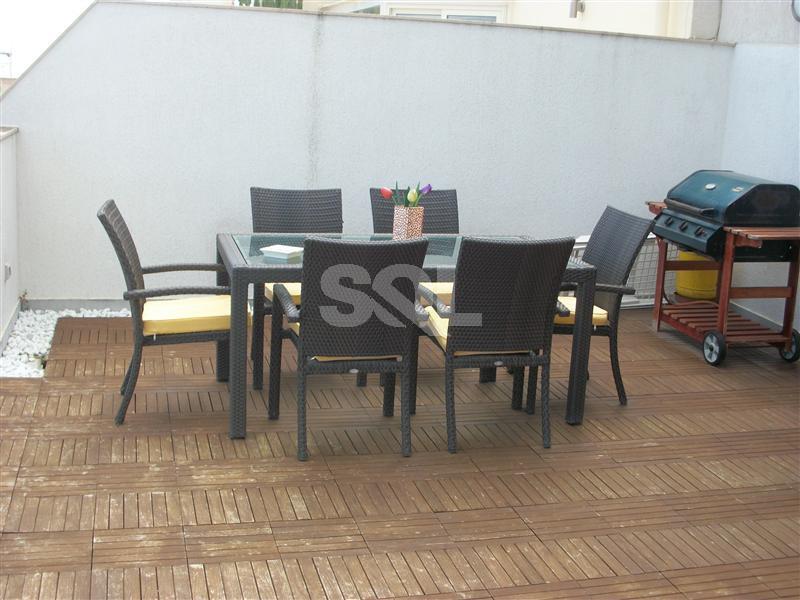 Penthouse in Ta' L-Ibrag To Rent