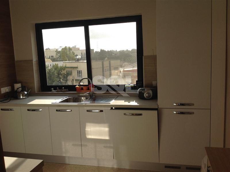 Penthouse in Ta' L-Ibrag To Rent