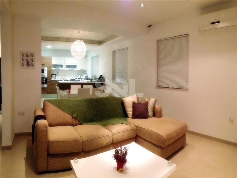 Apartment in Ta' Xbiex To Rent