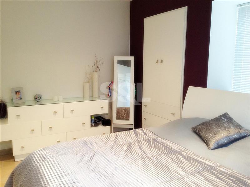 Apartment in Ta' Xbiex To Rent