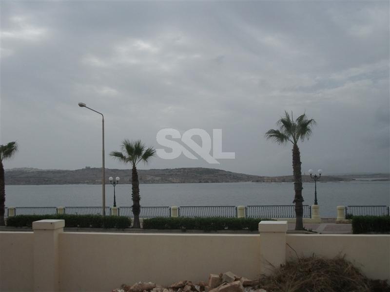 Bungalow in Qawra To Rent