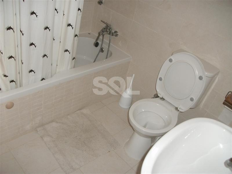 Bungalow in Qawra To Rent