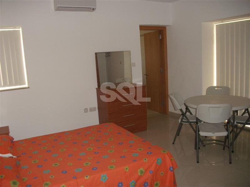 Bungalow in Qawra To Rent