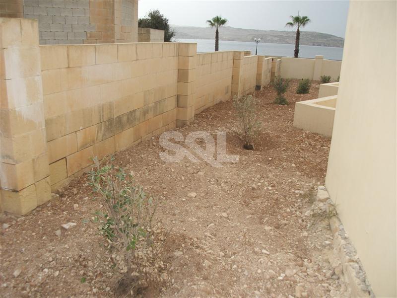 Bungalow in Qawra To Rent