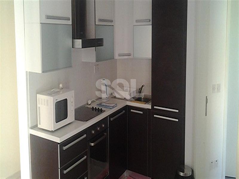 Apartment in Portomaso To Rent