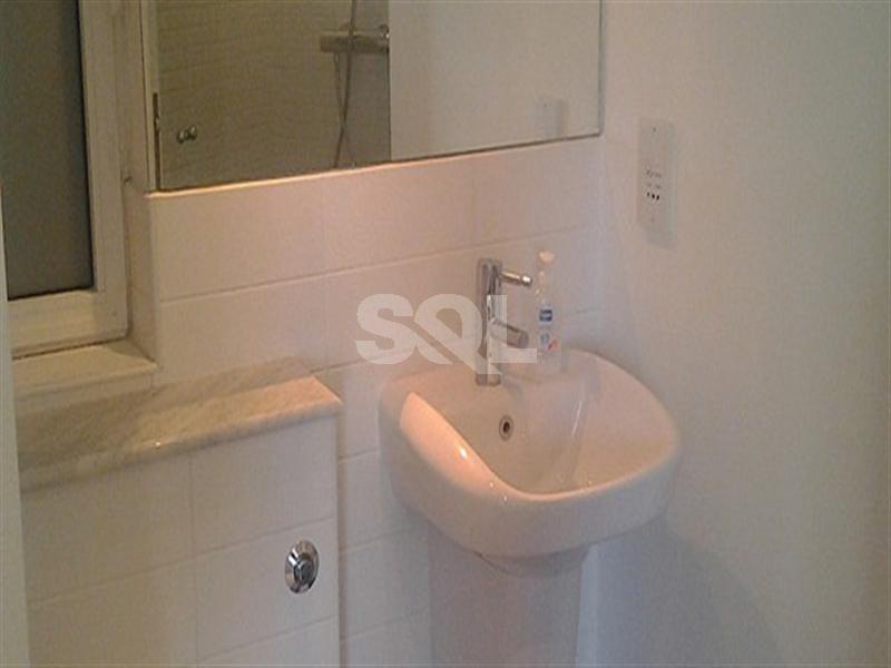 Apartment in Portomaso To Rent