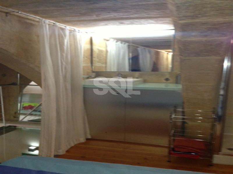 Duplex Maisonette in Valletta To Rent