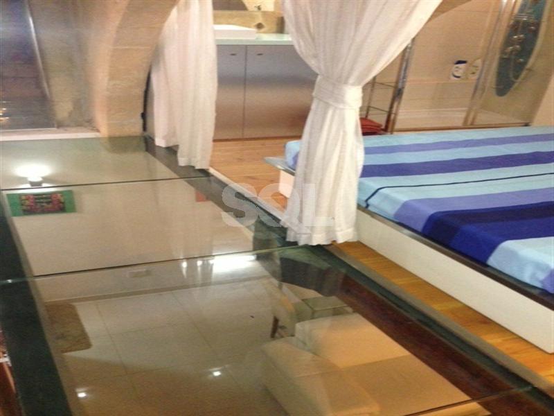 Duplex Maisonette in Valletta To Rent