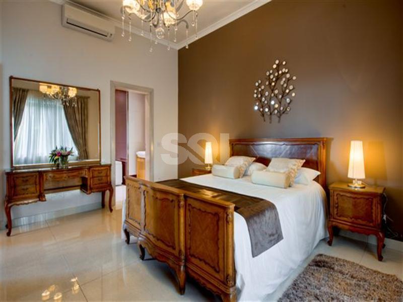 Detached Villa in Zurrieq To Rent