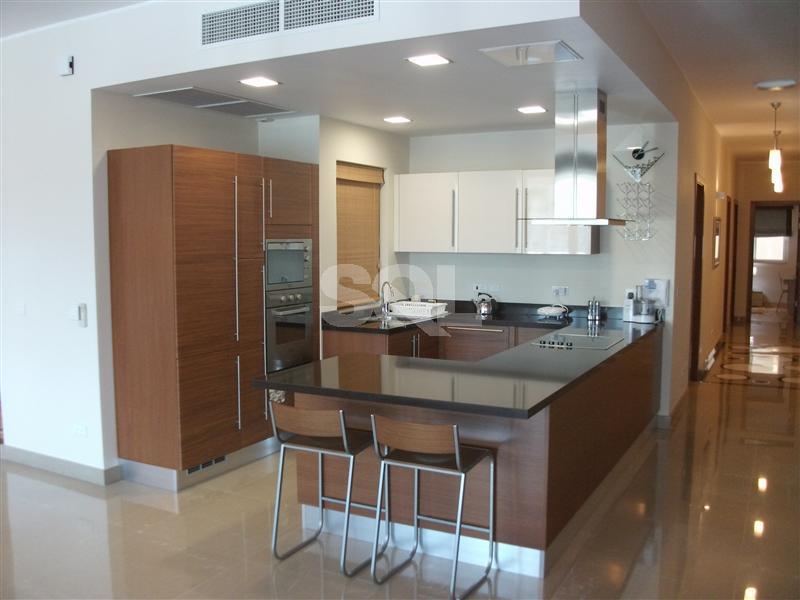 Apartment in Ta' Xbiex To Rent