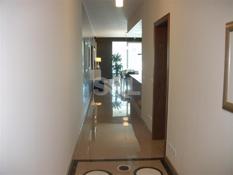 Apartment in Ta' Xbiex To Rent