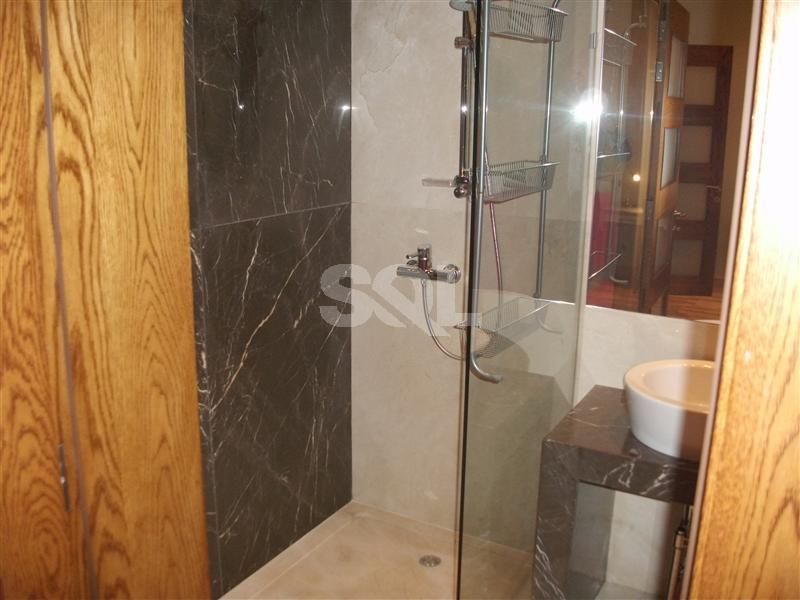 Apartment in Ta' Xbiex To Rent