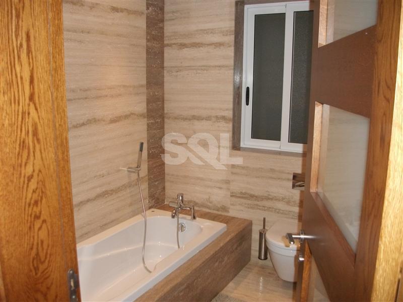 Apartment in Ta' Xbiex To Rent