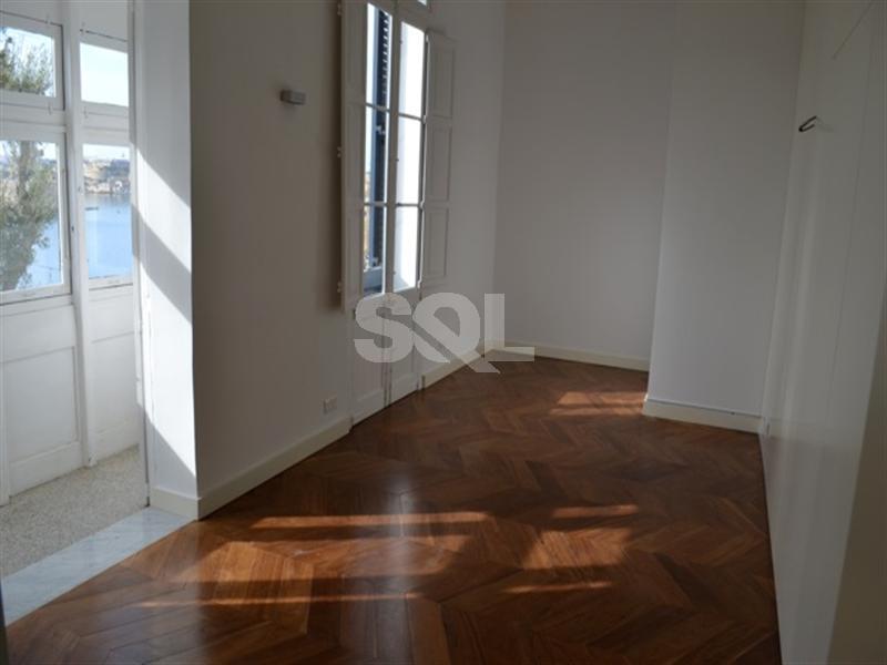 Retail/Catering in Valletta To Rent