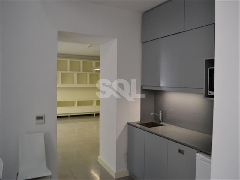 Retail/Catering in Valletta To Rent