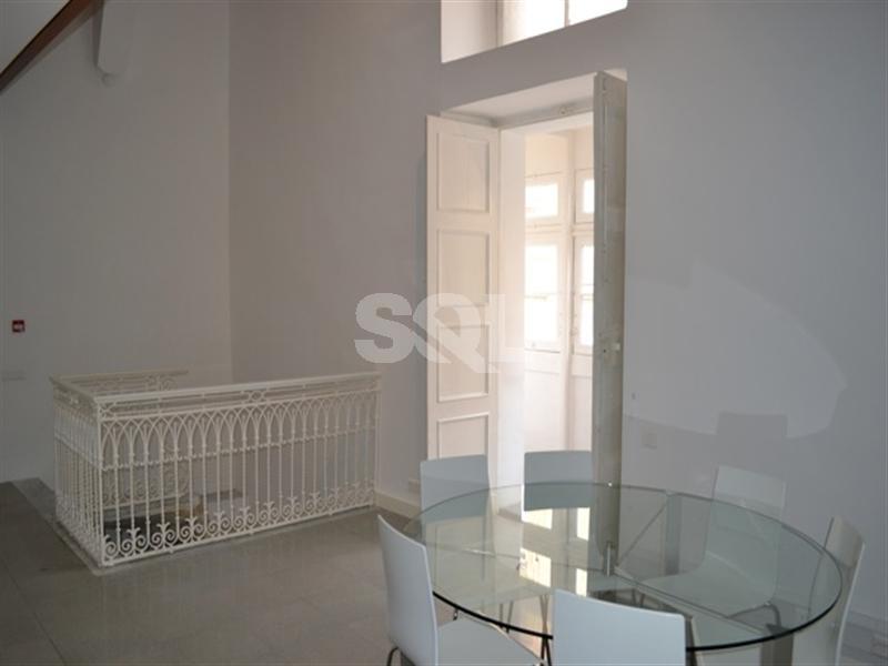 Retail/Catering in Valletta To Rent