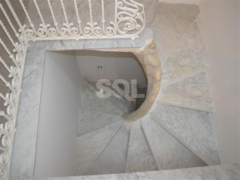 Retail/Catering in Valletta To Rent