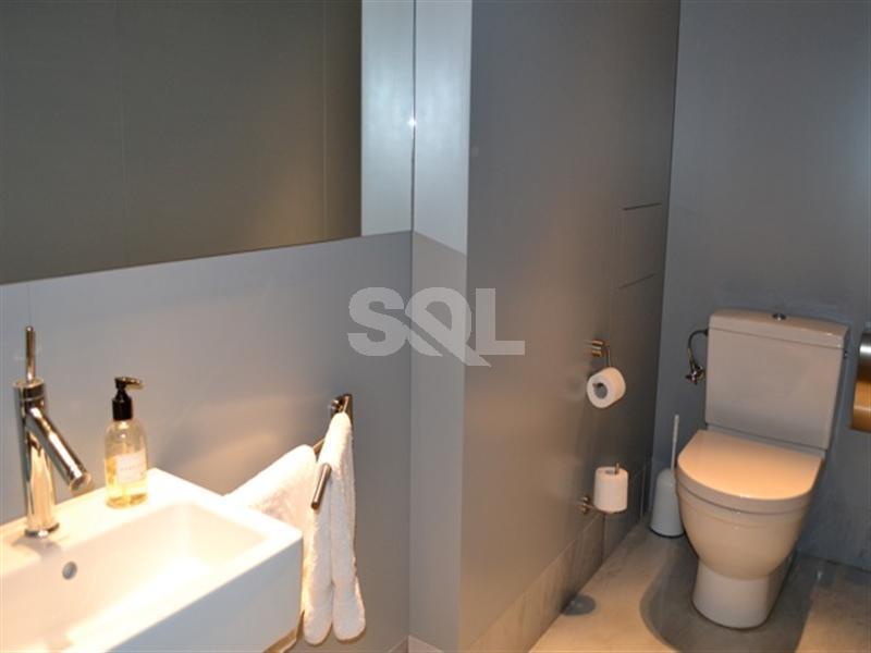 Retail/Catering in Valletta To Rent