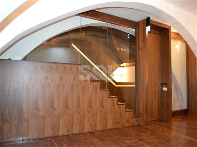 Retail/Catering in Valletta To Rent