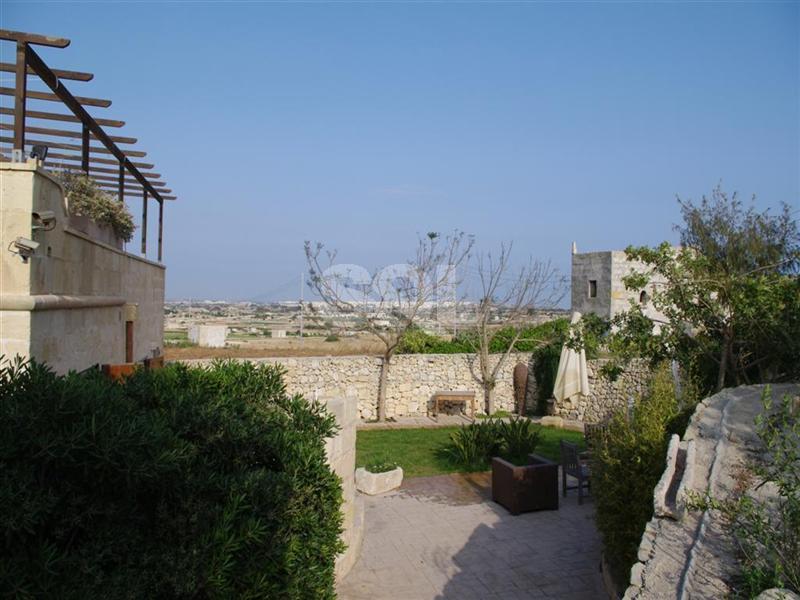 Farmhouse in Siggiewi To Rent