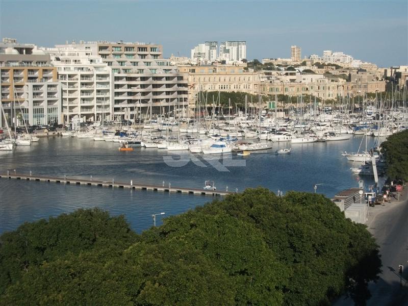 Penthouse in Pieta To Rent