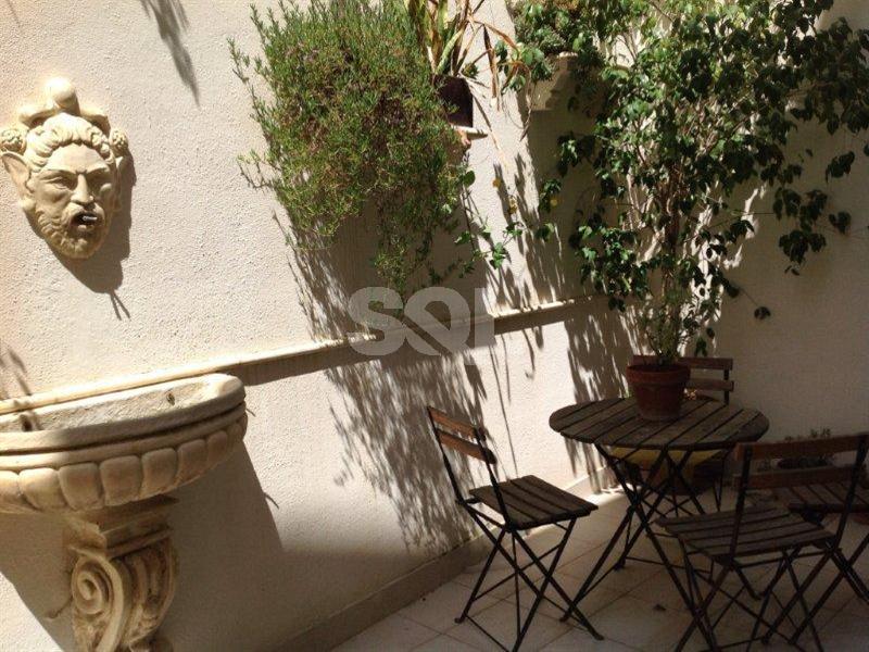 Terraced House in Balzan To Rent