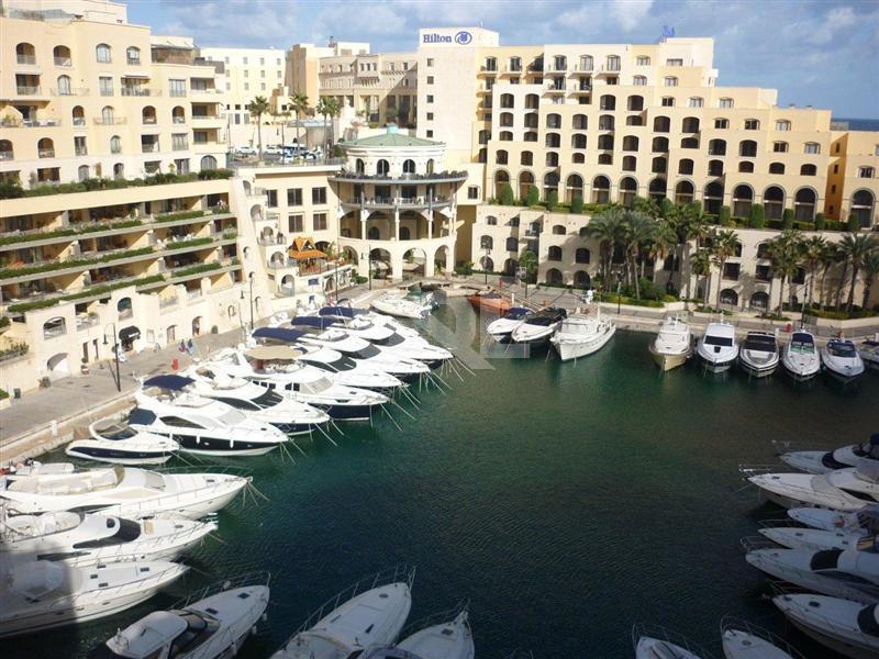 Apartment in Portomaso To Rent