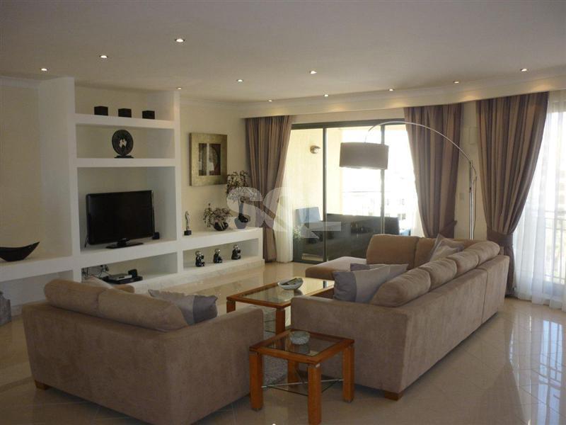 Apartment in Portomaso To Rent