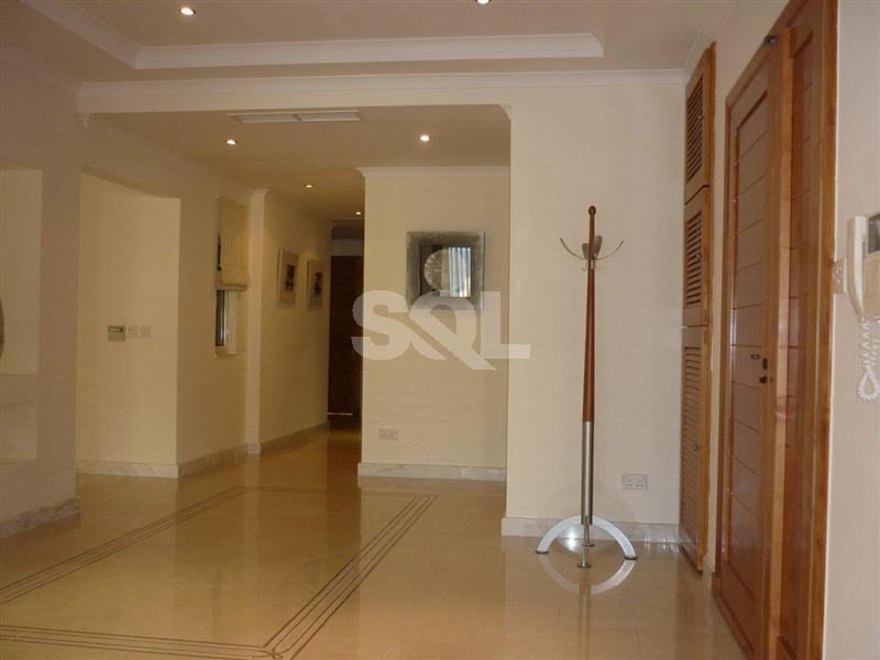 Apartment in Portomaso To Rent
