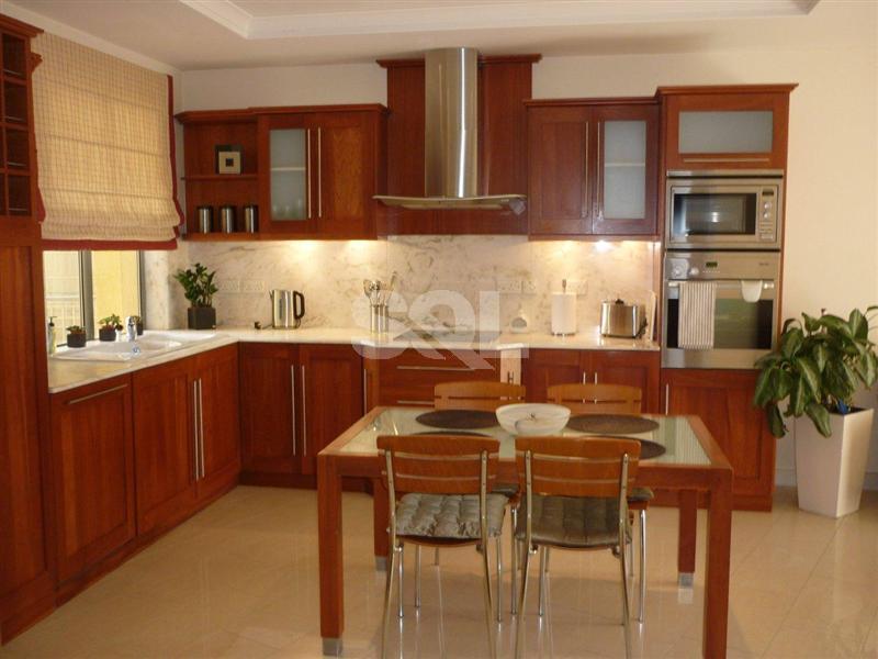 Apartment in Portomaso To Rent