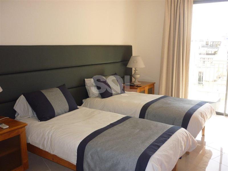 Apartment in Portomaso To Rent