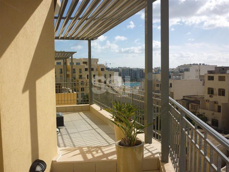 Apartment in Portomaso To Rent