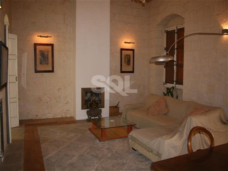 House of Character in Valletta To Rent