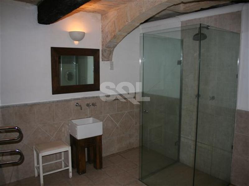 House of Character in Valletta To Rent