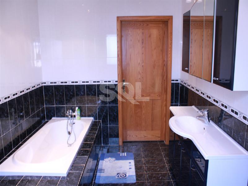 Penthouse in Sliema To Rent