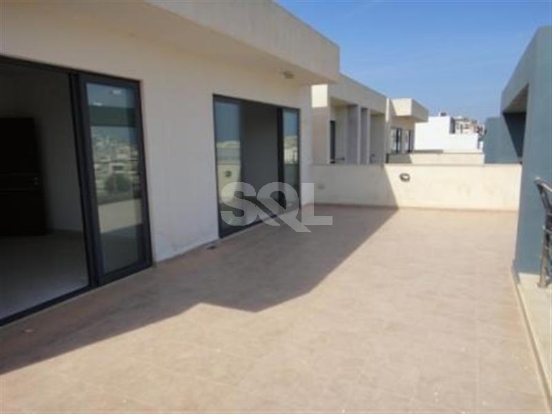 Penthouse in Gzira To Rent