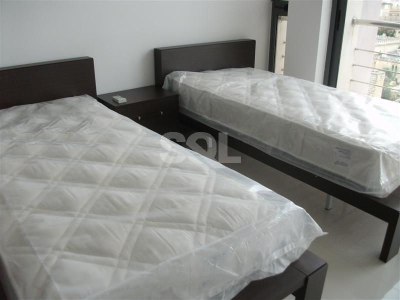 Penthouse in Gzira To Rent