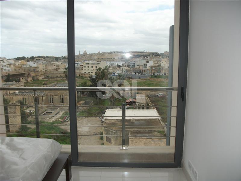 Penthouse in Gzira To Rent