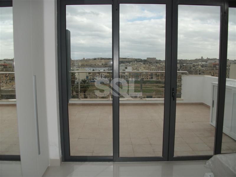 Penthouse in Gzira To Rent